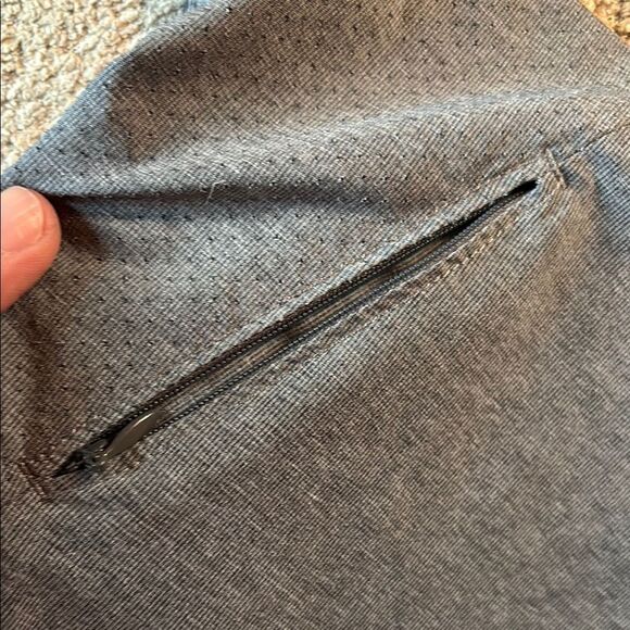 Huk Gray UV protection Shorts Athletic Stretch Casual - Picture 9 of 10